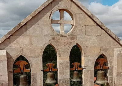 Espadaña iglesia parroquial de Caritel
